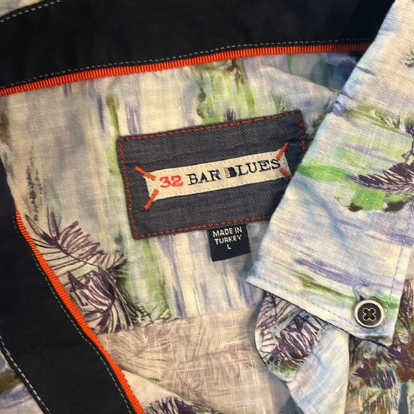 32 Bar Blues Tropical Print Button Down Shirt Large NWOT - Picture 2 of 3